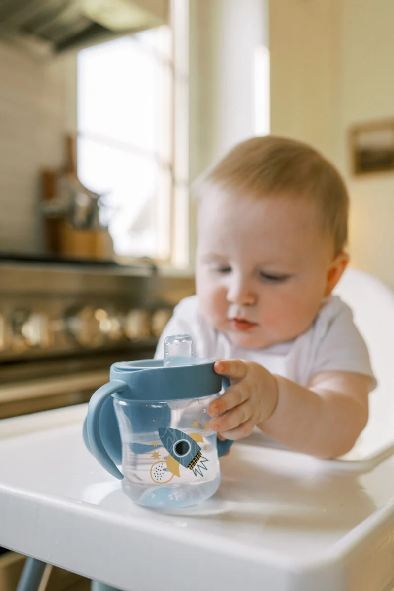 Vaso de Transición Antiderrame con boquilla Suave 6 oz/180ml color azul - Imagen 2